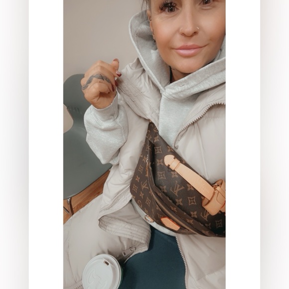 Meet your posher. 🩷💃🏻🥰 - Picture 4 of 11